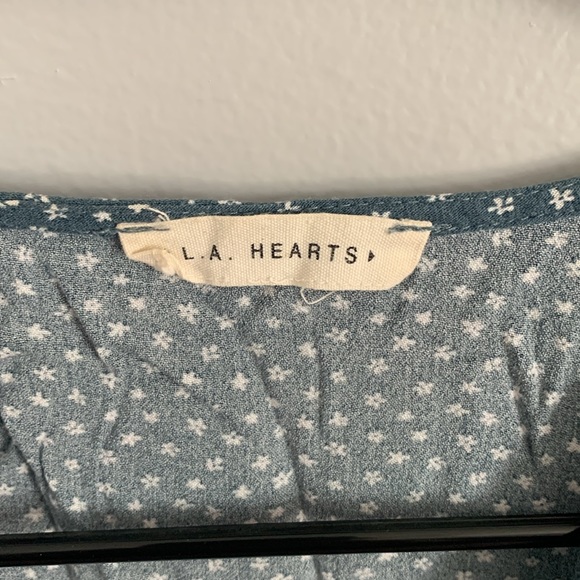 blue floral tied crop top - Picture 3 of 4